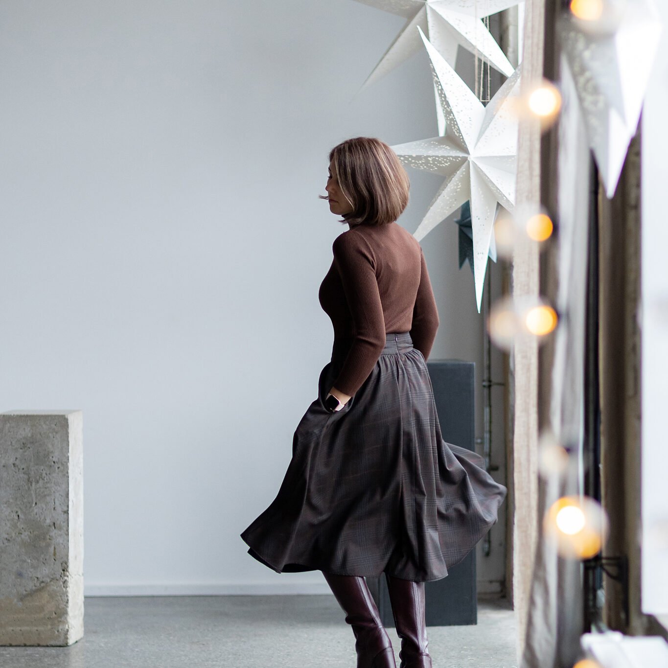 Rudas sijonas su vilna