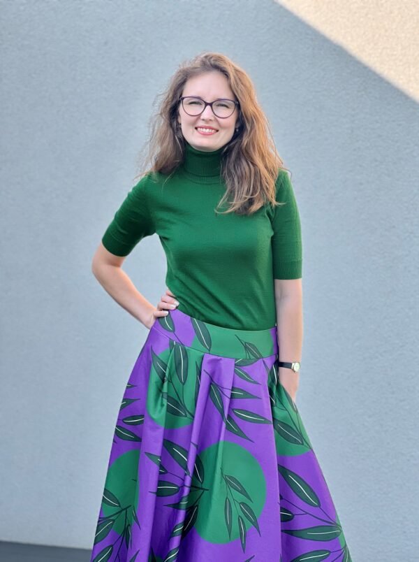 Violetinis ir žalias sijonas vasarai