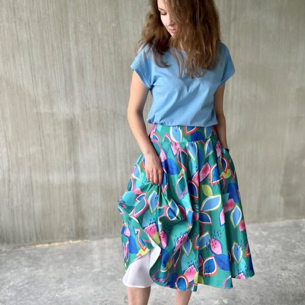 Moteriškas midi sijonas su kišenėmis